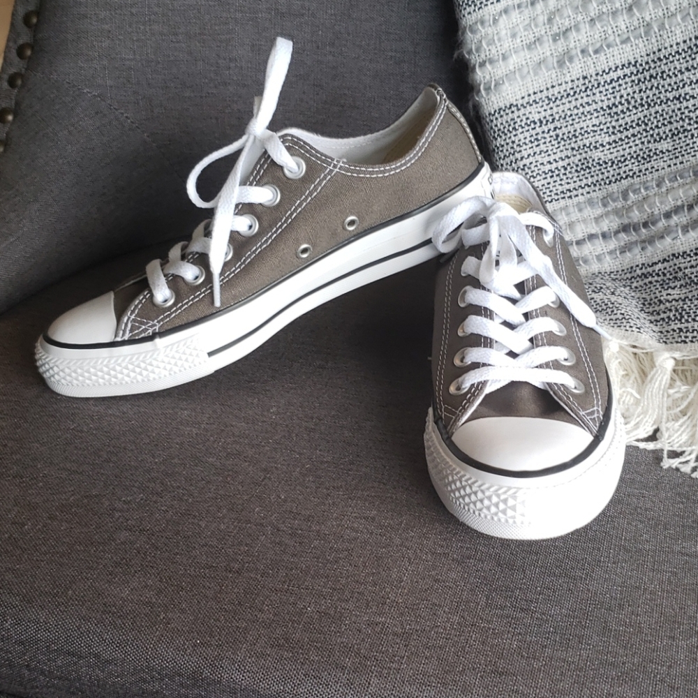 NWT Converse Sneakers